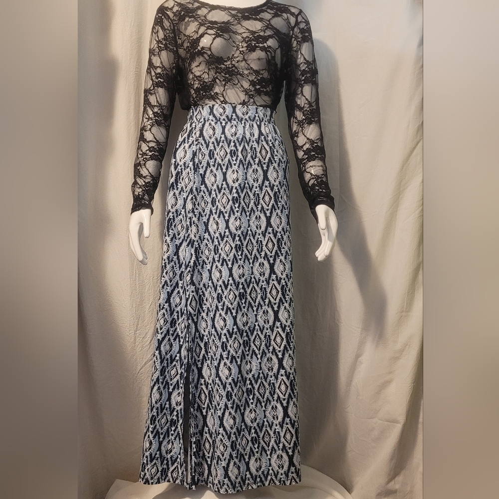 Blue and White Geometric Maxi Skirt EUC size 1X